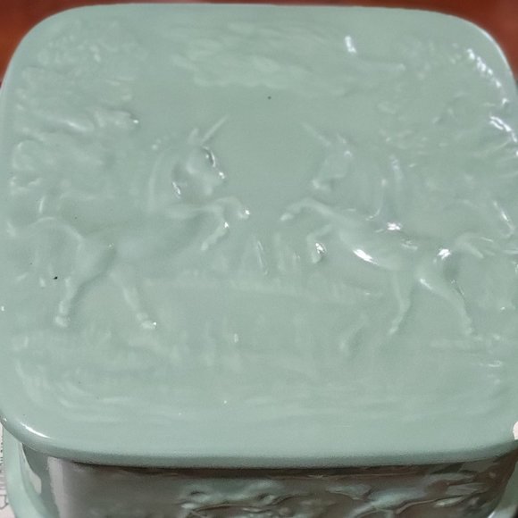 vintage handcrafted unicorn design  ceramic lidded trinket box - Picture 15 of 15